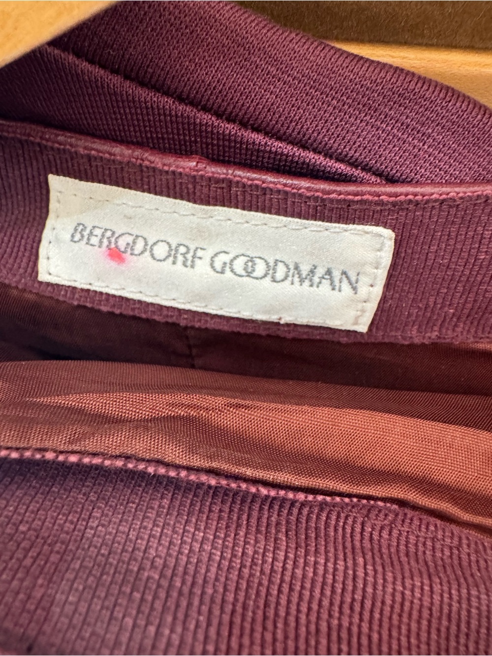 PRICE DROP: BERGDORF GOODMAN,6, LINED, Wine-Red OSTRICH-EMBOSSED CALF LEATHER ST - Picture 5 of 12